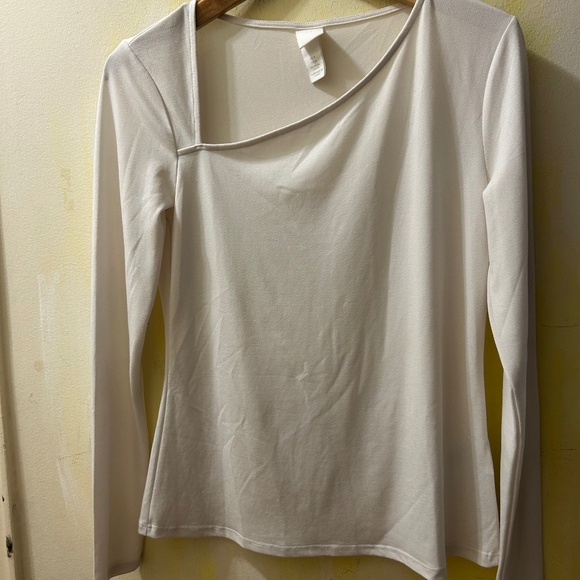 Asymmetrical top - Picture 1 of 4